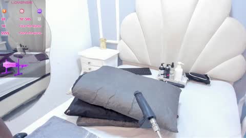 Snapshot of maddyjohnsonn chatting on 11, 1, 2025 maddyjohnsonn online show from 11, 1, 2025