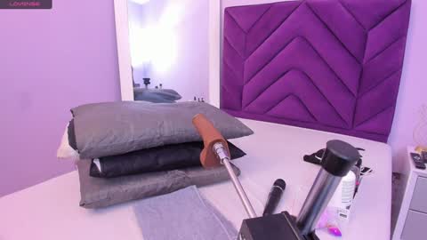 Snapshot of maddyjohnsonn chatting on 20, 1, 2025 maddyjohnsonn online show from 20, 1, 2025