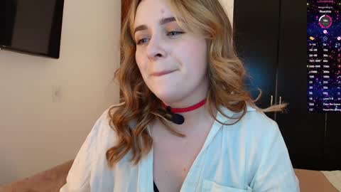Snapshot of madelamee chatting on 5, 2, 2025 madelamee online show from 5, 2, 2025