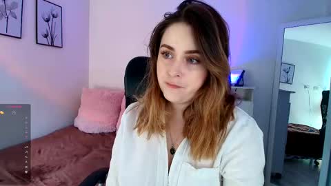 Snapshot of madelamee chatting on 21, 9, 2025 madelamee online show from 21, 9, 2025