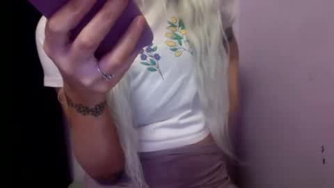 Snapshot of madelinevalentine chatting on 28, 11, 2025 madeline online show from 28, 11, 2025