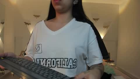 Snapshot of madison_darkk chatting on 17, 11, 2025 MADISON online show from 17, 11, 2025