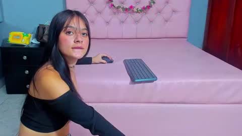 Snapshot of madisoncarzon chatting on 13, 11, 2025 Madison Carzon online show from 13, 11, 2025