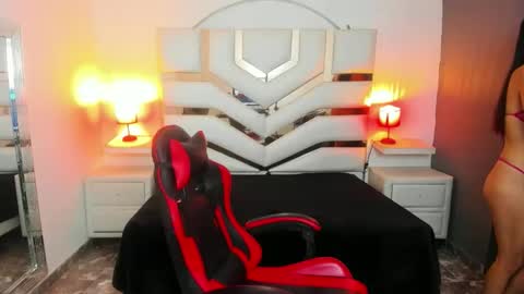 Snapshot of madisoncarzon chatting on 19, 11, 2025 Madison Carzon online show from 19, 11, 2025