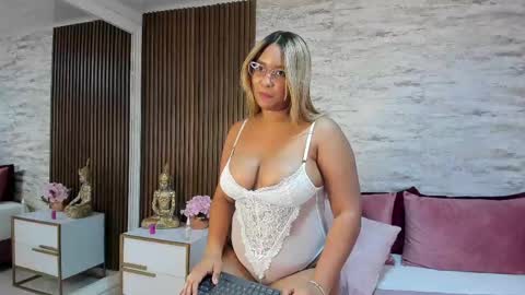 madisonhunterr_ online show from 23, 1, 2025