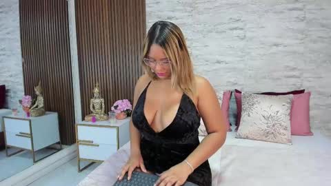 madisonhunterr_ online show from 4, 2, 2025