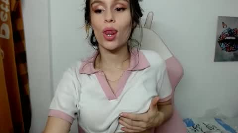 My name is madi Lushdomi is activeThere are legends that in this room all your wishes can come true  Private is Open online show from 18, 12, 2024