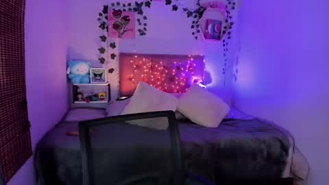 Snapshot of madissonborch chatting on 17, 10, 2025 Rouse online show from 17, 10, 2025