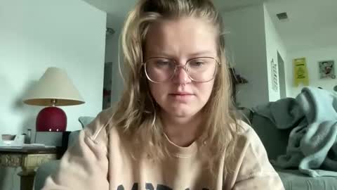 madlymads online show from 18, 12, 2025