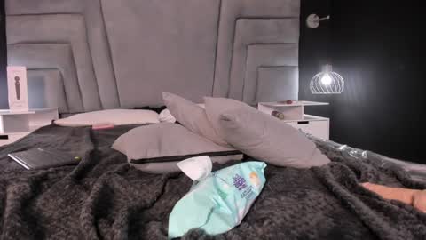 Snapshot of maee_angels chatting on 11, 12, 2024 MAEE ANGELS online show from 11, 12, 2024