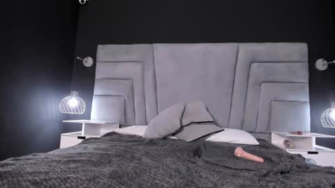 Snapshot of maee_angels chatting on 12, 12, 2024 MAEE ANGELS online show from 12, 12, 2024