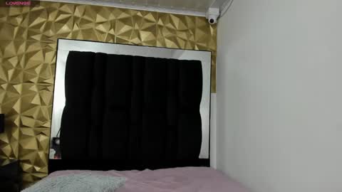 Snapshot of maee_angels chatting on 21, 12, 2024 MAEE ANGELS online show from 21, 12, 2024