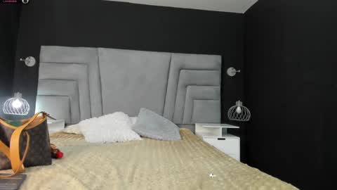 Snapshot of maee_angels chatting on 13, 2, 2025 MAEE ANGELS online show from 13, 2, 2025