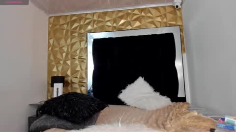 Snapshot of maee_angels chatting on 11, 3, 2025 MAEE ANGELS online show from 11, 3, 2025