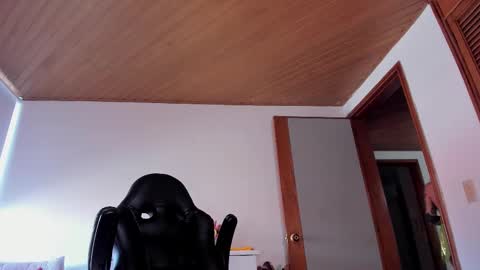 Maeve  schedule 11 am- 530 pm colombia time  online show from 26, 2, 2026