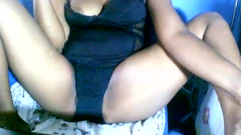 Snapshot of maelahlove chatting on 5, 3, 2025 MaelahLove online show from 5, 3, 2025