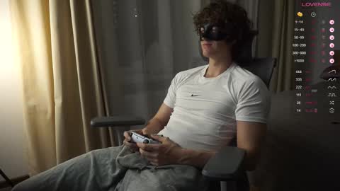 Snapshot of maestro3369 chatting on 28, 10, 2025 Mike XMaestro 3369 online show from 28, 10, 2025