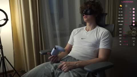 Snapshot of maestro3369 chatting on 7, 11, 2025 Mike XMaestro 3369 online show from 7, 11, 2025