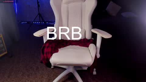 Maevee online show from 9, 2, 2025