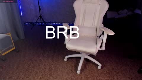 Maevee online show from 13, 2, 2025