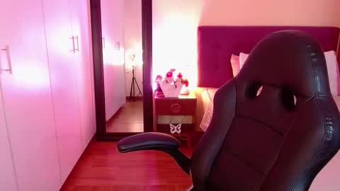 Mafer Flor online show from 4, 3, 2026