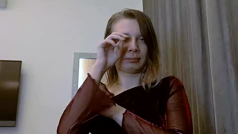 Snapshot of magaretunion chatting on 2, 11, 2025 Margaret online show from 2, 11, 2025