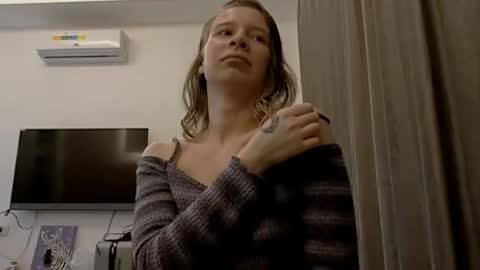 Snapshot of magaretunion chatting on 5, 11, 2025 Margaret online show from 5, 11, 2025