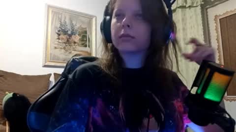 Nicole online show from 15, 11, 2025