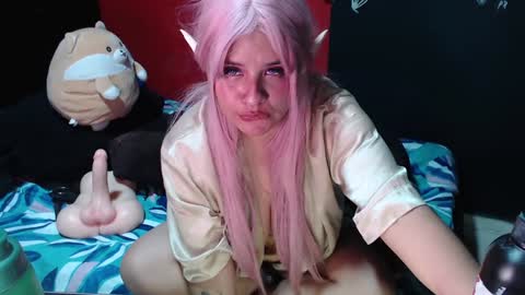 Snapshot of maggcass chatting on 1, 2, 2025 MaggCass online show from 1, 2, 2025