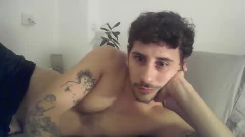 Snapshot of maggicboy29 chatting on 17, 12, 2025 maggicboy29 online show from 17, 12, 2025