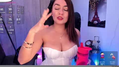 ISABEL online show from 10, 11, 2025