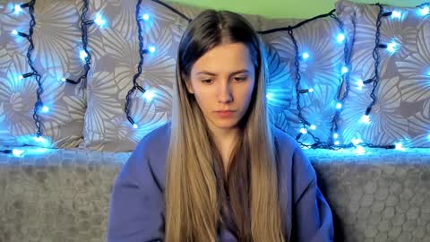 Snapshot of maggiecake chatting on 15, 12, 2024 Maggie online show from 15, 12, 2024