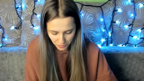 Snapshot of maggiecake chatting on 4, 1, 2025 Maggie online show from 4, 1, 2025