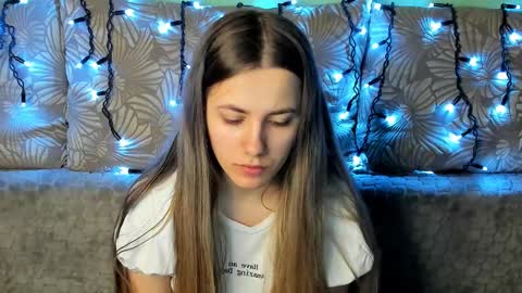 Snapshot of maggiecake chatting on 4, 3, 2025 Maggie online show from 4, 3, 2025