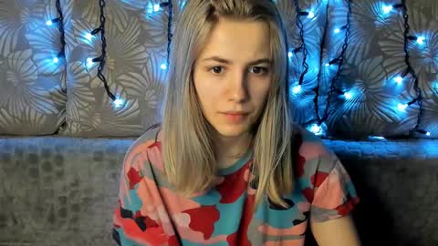 Snapshot of maggiecake chatting on 7, 3, 2025 Maggie online show from 7, 3, 2025