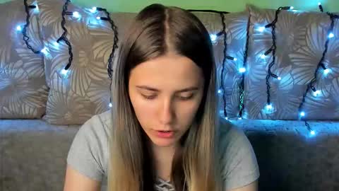 Snapshot of maggiecake chatting on 20, 10, 2025 Maggie online show from 20, 10, 2025