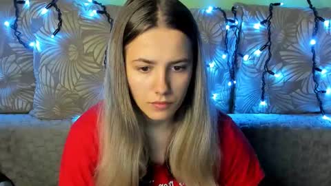 Snapshot of maggiecake chatting on 30, 10, 2025 Maggie online show from 30, 10, 2025