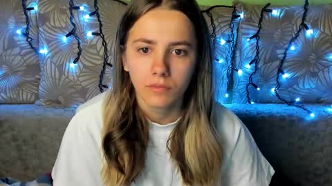 Snapshot of maggiecake chatting on 9, 11, 2025 Maggie online show from 9, 11, 2025