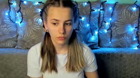 Snapshot of maggiecake chatting on 4, 12, 2025 Maggie online show from 4, 12, 2025