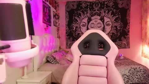 Snapshot of magic_clairewitch chatting on 12, 2, 2025 Claire online show from 12, 2, 2025