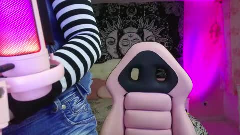 Snapshot of magic_clairewitch chatting on 12, 3, 2025 Claire online show from 12, 3, 2025