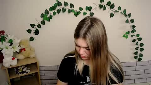 magic_katarina_ online show from 16, 12, 2024