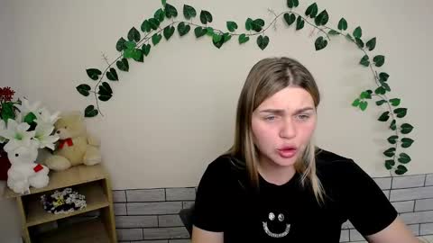 magic_katarina_ online show from 18, 12, 2024