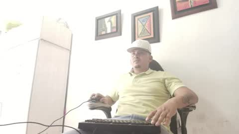 Snapshot of magic_milk23 chatting on 16, 9, 2025 magic_milk23 online show from 16, 9, 2025