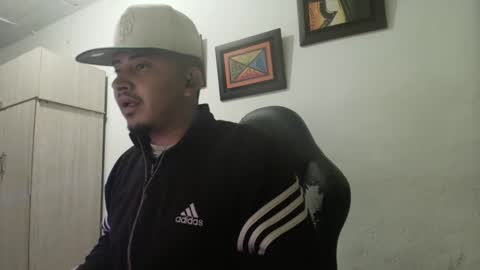 Snapshot of magic_milk23 chatting on 10, 10, 2025 magic_milk23 online show from 10, 10, 2025