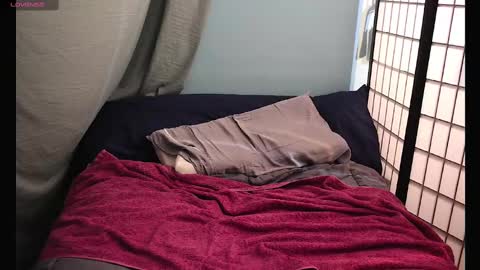 magicalgirlfrieren online show from 11, 11, 2025