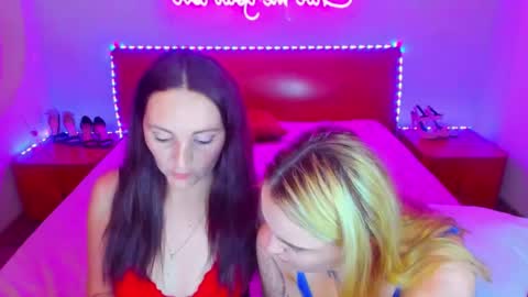 Lili and Bella online show from 7, 12, 2024