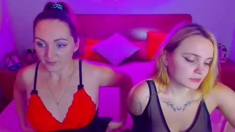 Lili and Bella online show from 27, 12, 2024