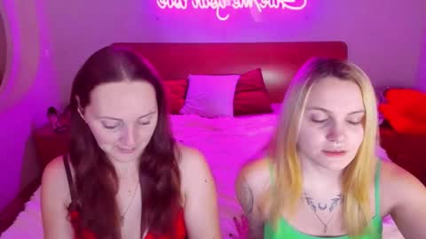 Lili and Bella online show from 8, 2, 2025