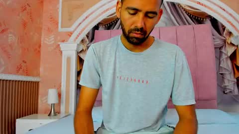 Snapshot of magnus_alejo chatting on 4, 11, 2025 Magnus Alejo online show from 4, 11, 2025